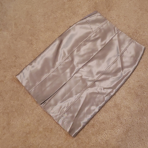 Skirt - Picture 2 of 2